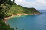 A bela praia do Blue Waters Inn, em Speyside - Tobago